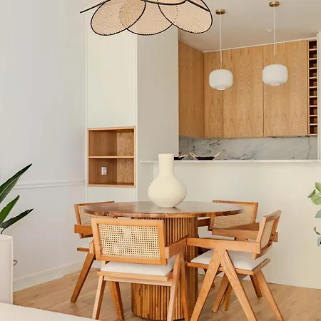 Newly Renovated 2br With Ac & Terrace | By Airnest Lisboa