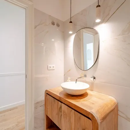 아파트 Newly Renovated 2br With Ac & Terrace | By Airnest *