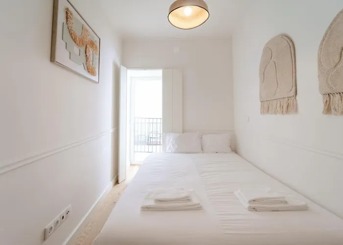 Διαμέρισμα Newly Renovated 2br With Ac & Terrace | By Airnest *