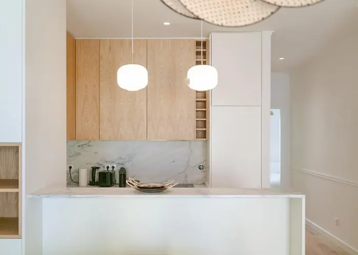 Newly Renovated 2br With Ac & Terrace | By Airnest * Lisboa