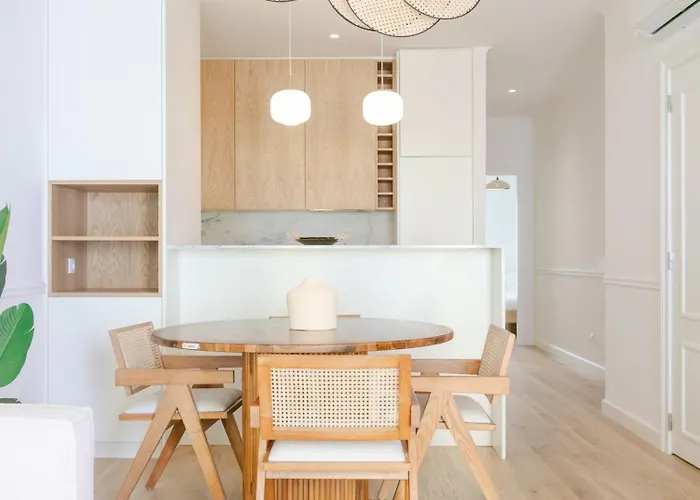 Newly Renovated 2br With Ac & Terrace | By Airnest Διαμέρισμα Lisboa