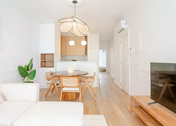 Διαμέρισμα Newly Renovated 2br With Ac & Terrace | By Airnest *
